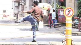 mumbai traffic police, traffic police, jaywalking, mumbai jaywalking, temporary bollards, South Mumbai’s LT Marg, mumbai news