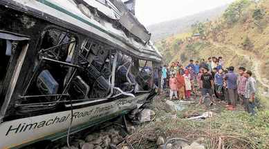 himachal pradesh, mandi, himachal bus accident, mandi bus accident, himachal gorge bus accident, virbhadra singh bus accident compensation, mandi bus accident rescue works, himachal news, india news, latest news