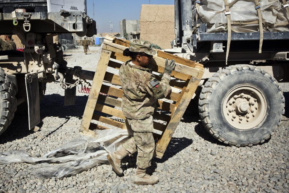 US, US army, US military, US women, US women army, US women militants, US women power