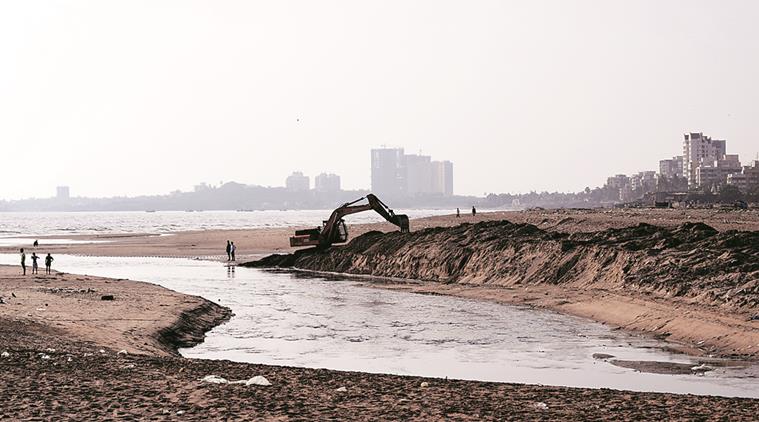 mumbai, mumbai news, mumbai beachfront, varsova beach, juhu beach, mumbai water sports club, maharashtra government, MTDC, Girgaum Chowpatty, indian express mumbai