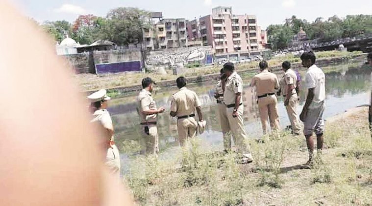  Mutha river, pune mutha river, pune murder case, heads floating, PMC, Shivajinagar police station, pune news, indian express pune
