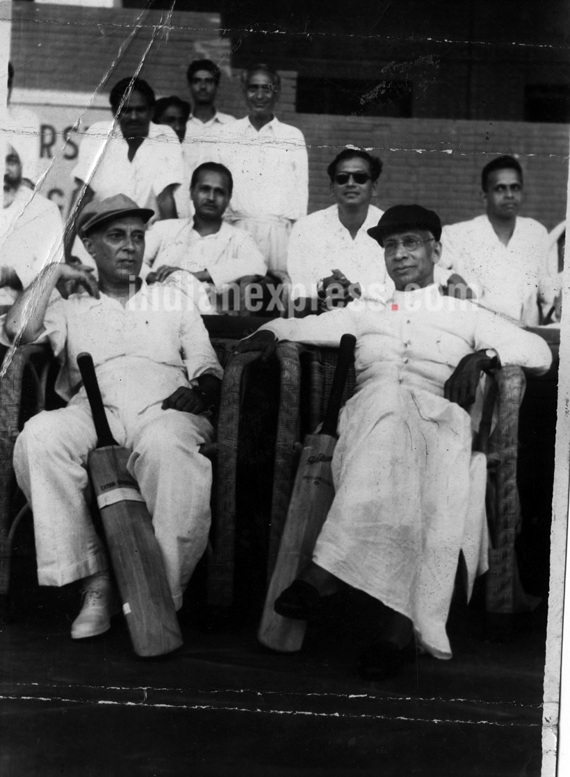 jawaharlal nehru, jawaharlal nehru birthday, nehru birthday, childrens day, first prime minister, jawaharlal nehru photos, jawaharlal nehru rare photos, jawaharlal nehru rare pictures, india news, nehru historic photos, nehru news, latest news