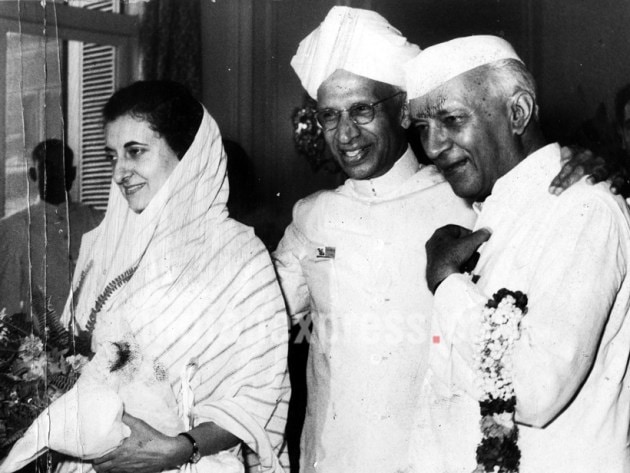 jawaharlal nehru, jawaharlal nehru birthday, nehru birthday, childrens day, first prime minister, jawaharlal nehru photos, jawaharlal nehru rare photos, jawaharlal nehru rare pictures, india news, nehru historic photos, nehru news, latest news