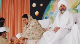 nirankari sect, nirankari mission, nirankari head. savinder kaur, hardev singh, nirankari chief, new nirankari head, first woman nirankari head