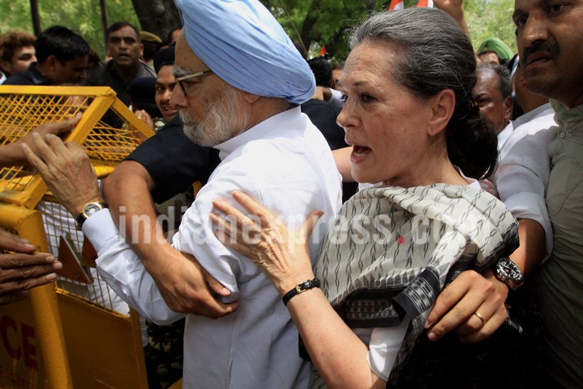 rahul gandhi, sonia gandhi, manmohan singh, congress march, sonia gandhi arrest, manmohan arrest, congress march photos, congress news, congress march news, india news, indian express
