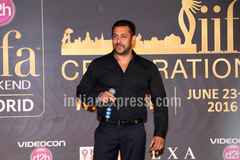 Salman Khan, Salman Khan bachelor, Sultan, Hrithik Roshan, Hrithik Roshan bachelor, Mohenjodaro, Prabhas, Prabhas bachelor, Prabhas, Prabhas Baahubali, Ranbir Kapoor, Ranbir Kapoor bachelor, Jagga Jasoos, Ranbir Kapoor Saawariya, Saawariya, Farhan Akhtar, Farhan Akhtar bachelor, Rock On 2, Farhan Akhtar social work, Entertainment news