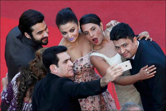 Aishwarya Rai Bachchan, Cannes, cannes 2016, Aishwarya Rai sarbjit, Aishwarya Rai photos, sarbjit, sarbjit film, Aishwarya Rai Bachchan cannes, Aishwarya Rai, Aishwarya Rai cannes photos, Sarbjit team, Sarbjit cast, Aishwarya Rai Bachchan film, entertainment photos