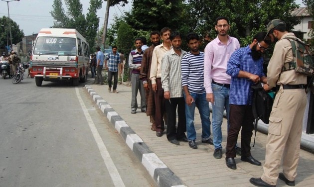 Srinagar attack, Militant attack, Srinagar police attack, Hizbul Mujahideen, Zadibal police, terrorism srinagar, J&K police, J&K militants, J&K terrorism