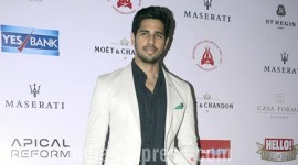 Sidharth Malhotra, Sidharth Malhotra twitter, Sidharth Malhotra tweets, Sidharth Malhotra twitter followers, Sidharth Malhotra twitter fans, Sidharth Malhotra twitter three million, Sidharth Malhotra 3 million twitter followers, Entertainment news