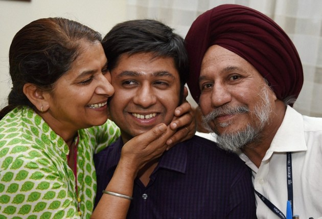 upsc, upsc topper, Civil Services Exam 2015 results, Tina Dabi, Athar Aamir Ul Shafi Khan, IAS exam 2015 results, IAS results, Civil Sevices final results, upsc 2015 results, uspc.gov.in, civil services rseults, ias topper delhi, ias topper girls