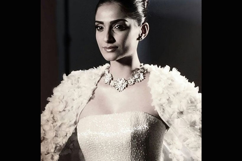 sonam kapoor, sonam cannes, sonam kapoor cannes, cannes fashion, cannes bollywood fashion, cannes red carpet, cannes film festival, cannes 2016