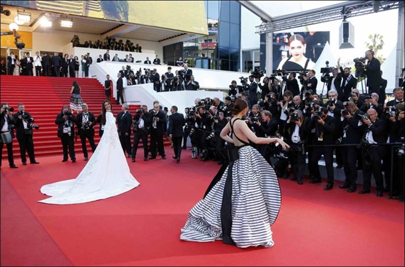Sonam Kapoor, Sonam Kapoor cannes, cannes, cannes 2016, Sonam dress photos, neerja, sonam dress at cannes, sonam dress, Sonam Kapoor look, Sonam Kapoor photos, Sonam Kapoor news, Sonam at cannes, entertainment photos