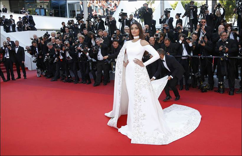 Sonam Kapoor, Sonam Kapoor cannes, cannes, cannes 2016, Sonam dress photos, neerja, sonam dress at cannes, sonam dress, Sonam Kapoor look, Sonam Kapoor photos, Sonam Kapoor news, Sonam at cannes, entertainment photos