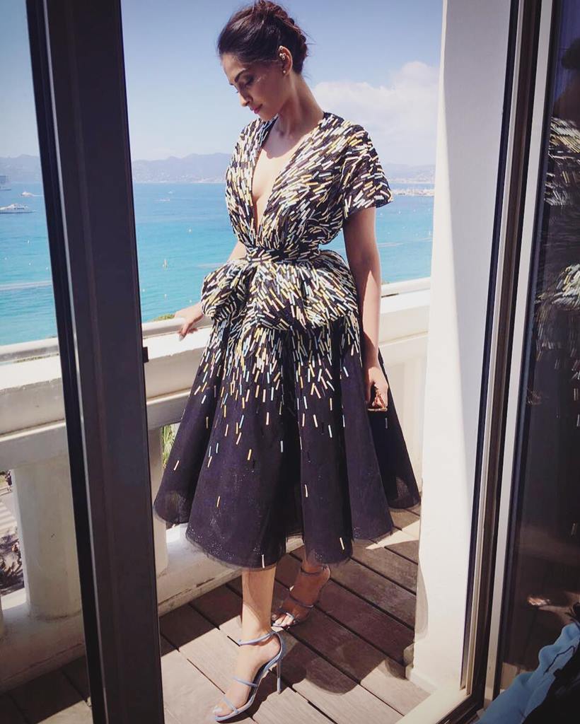 Sonam Kapoor, Cannes 2016, Sonam Cannes, Sonam Kapoor Cannes look, Sonam Cannes 2016, Sonam Cannes black dress, Sonam Kapoor in black, Sonam Kapoor in white, Sonam Kapoor cannes 2016, Cannes, Entertainment news