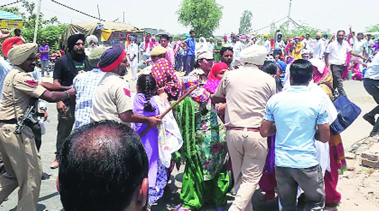 non-payment of salaries, teachers salaries, teachers protest, teachers protest for salaries, india news
