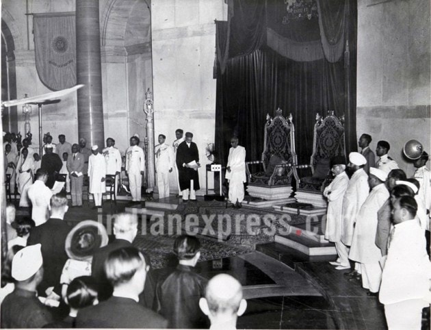 jawaharlal nehru, jawaharlal nehru birthday, nehru birthday, childrens day, first prime minister, jawaharlal nehru photos, jawaharlal nehru rare photos, jawaharlal nehru rare pictures, india news, nehru historic photos, nehru news, latest news