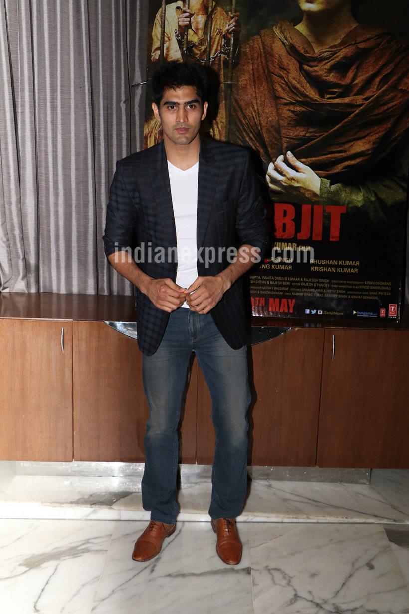 Sarbjit, Sarbjit movie, Aishwarya rai bachchan, Randeep hooda, Sarbjit Aishwarya, Aishwarya Rai Sarbjit, Sarbjit success party, Sarbjit movie collections, Sarbjit box office collections, Sarbjit movie box office collections, Omung KUmar, Darshan Kumar, Jackky Bhagnani, Sarbjit party pics