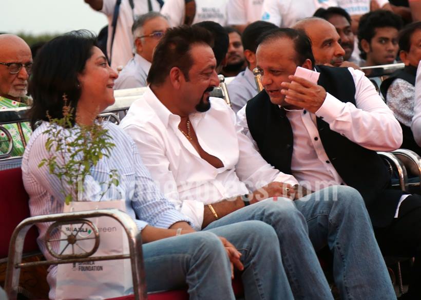Priya Dutt, Sanjay Dutt, phlianthropist Asif Bhamla