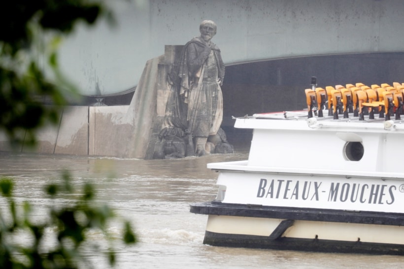 Europe flood, france, france flood, paris floods, floods in Paris, germany, germany flood, paris flood, paris, Seine floods, france flood emergency,paris museums floods, Louvre, Orsay, Louvre museums floods, Orsay meusems floods, Texas floods, Texas, Flood casualities, Floods deaths, Deaths due to floods, Flood pictures, world news