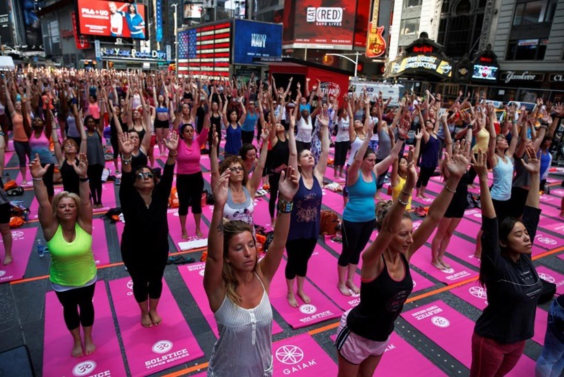 International Day of Yoga, International Day of Yoga 2016, International Yoga Day, World Yoga Day, yoga day, World Yoga Day in strange places, yoga day in front of Sydney Opera House, yoga day in SpiceJet, yoga day in water, yoga day in Siachen,