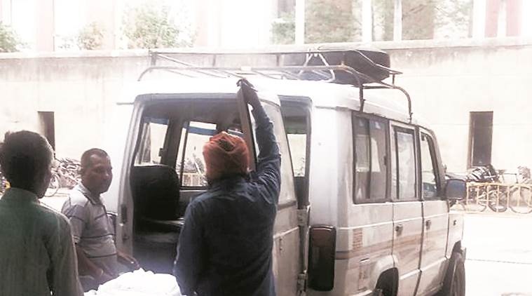 People using private vehicles due to shortage of Ambulance in PGIMER Chandigarh. Photo by Adil