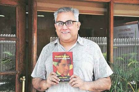 Shashi Kapoor, Shashi Kapoor Biography, Shashi Kapoor The householder, Shashi Kapoor book, actor Shashi Kapoor biograpghy, Shashi Kapoor's biography, Entertainment news, Aseem Chabbra