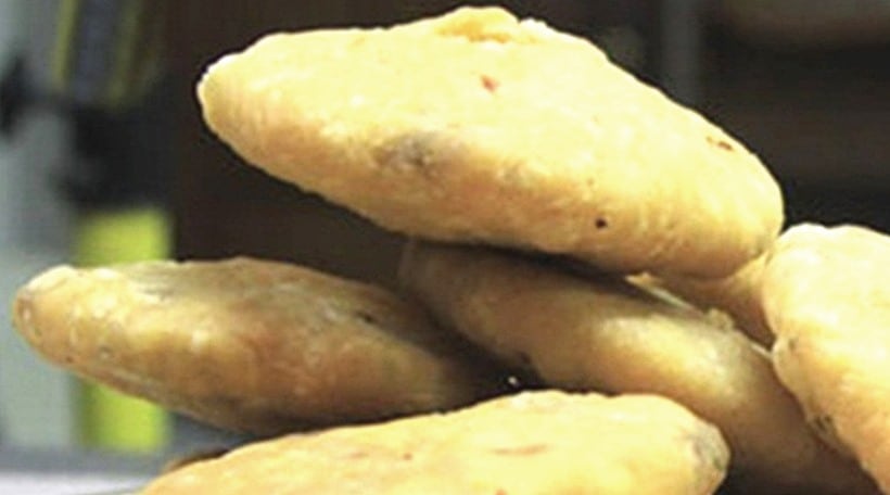 Monsoon snacks, monsoon food, snacks for monsoon, monsoon snacks recipes, Express recipes, dabeli, samosa, kachori, masala peanuts, aloo tikki, rice papdi