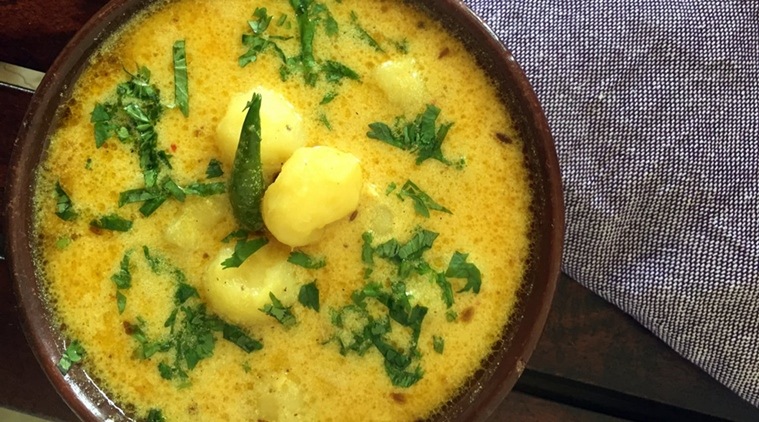 Besides being great for the summer, dahi walle aloo is also a classic Holi dish. (Photo: Sinamon Tales)