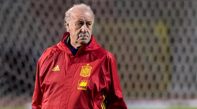 FILE - In this Monday, Nov. 16, 2015 file photo, Spain's national soccer team coach Vincente Del Bosque watches his players during a training session at the King Baudouin stadium in Brussels. (AP Photo/Geert Vanden Wijngaert, File)