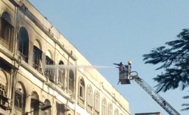 mumbai, fire, mumbai fire, Colaba fire, Colaba Causeway, Colaba Causeway fire, mumbai regal cinema fire, regal cinema fire, metro house fire, mumbai news, maharashtra news, maharashtra fire