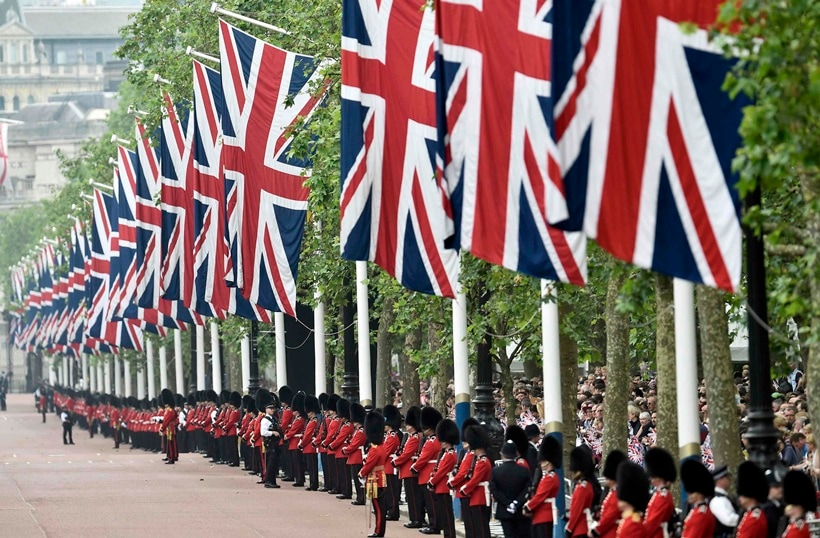 UK queen, queen Elizabeth, Queen of England, Kate Middleton, Prince williams, trooping, UK trooping, Uk colour of paradise, Elizabeth II, queen Elizabeth 90th Birthday,