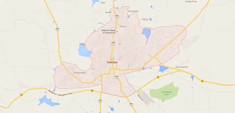 Assault video, Karnataka man beaten, karnataka knife fight, hassan karnataka, hassan fight, hassan man stabbed, karnataka man stabbed, india news