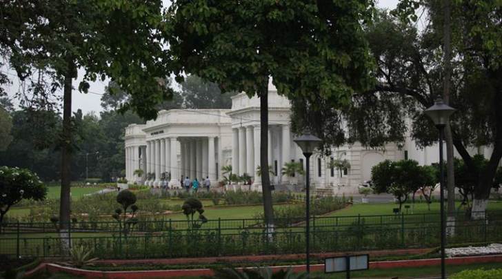 Iit Roorkee Rolls Back Restrictions At Hostels For Girls