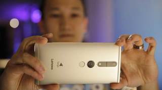 Lenovo, Lenovo Project Tango, Lenovo Pahb2 Pro, Motorola, Moto X, Moto Z, Moto Z Force, Moto Droid Turbo, Moto Mod, motion sensing smartphone, tech news, technology