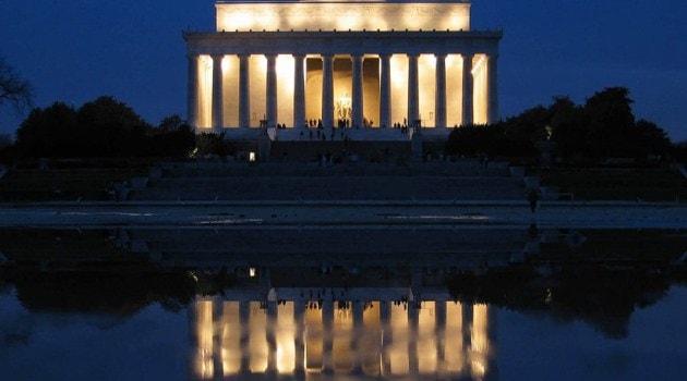 TripAdvisor Travellers' Choice Awards, TripAdvisor best world landmarks, Taj Mahal, St Peter's Basilica, Machu Picchu, Angkor Wat, Lincoln Memorial Reflecting Pool, The Alhambra, Mosque-Cathedral of Cordoba, Duomo Di Milano, Sheikh Zayed Mosque, Church of the Savior on Spilled Blood,