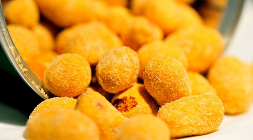 Monsoon snacks, monsoon food, snacks for monsoon, monsoon snacks recipes, Express recipes, dabeli, samosa, kachori, masala peanuts, aloo tikki, rice papdi