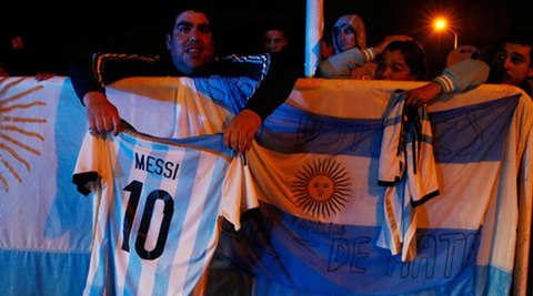 Diego Maradona Tells Pele That Lionel Messi Has No Personality