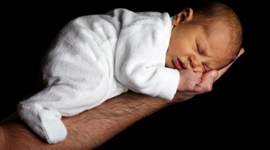 India among over 90 nations without paid paternity leave for new dads: UNICEF