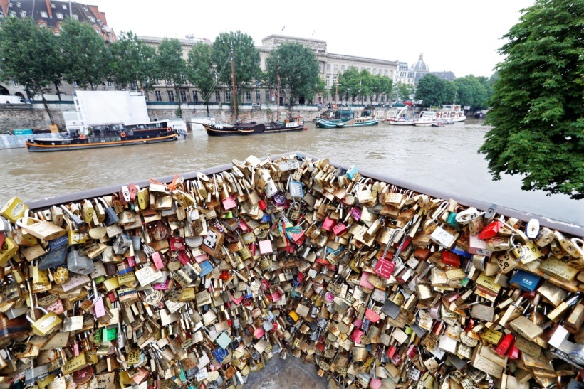 Europe flood, france, france flood, paris floods, floods in Paris, germany, germany flood, paris flood, paris, Seine floods, france flood emergency,paris museums floods, Louvre, Orsay, Louvre museums floods, Orsay meusems floods, Texas floods, Texas, Flood casualities, Floods deaths, Deaths due to floods, Flood pictures, world news