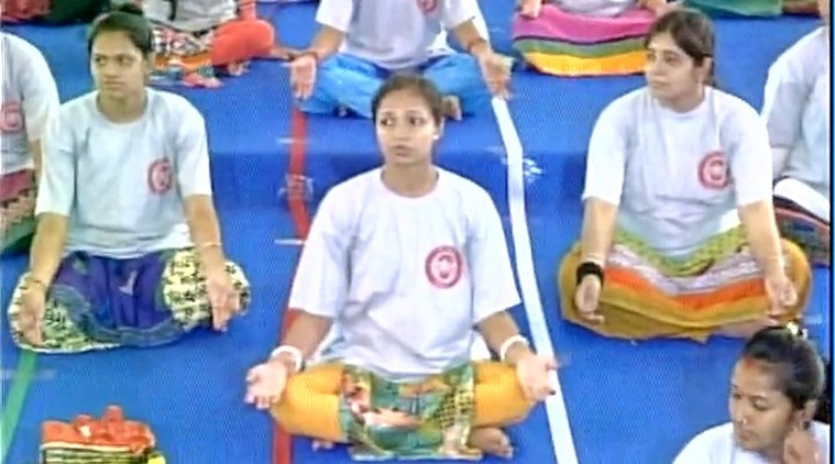 Video 1632 Pregnant Women Perform Yoga And Set Guinness World Record