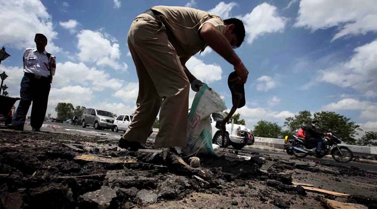 mumbai, mumbai road repair, mumbai road repair scam, mumbai road construction scam, mumbai pwd contractors, mumbai road repair scam fir, mumbai news, maharashtra news, india news, latest news
