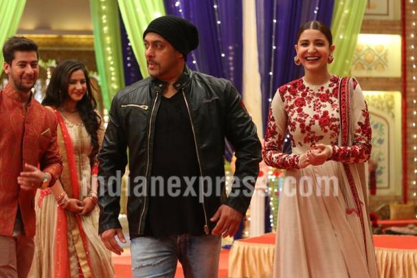 Sultan’s Salman Khan Anushka Sharma Have Fun On Udaan Sets See Pics