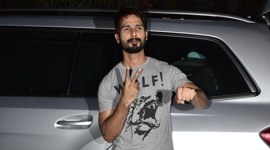 Shahid Kapoor, Shahid kapoor house, Shahid Kapoor house unused swimming pool, Shahid kapoor unused swimming pool, shahid kapoor mosquito breeding site, Brihanmumbai Municipal Corporation, Brihanmumbai Municipal Corporation health department, BMC mosquito check, mosquito, malaria, India news, mumbai news