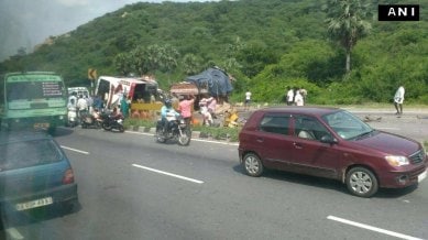tamil nadu accident, tamil nadu bus accident, bus accident tamil nadu, krishnagiri bus accident, chennai news, tamil nadu truck collision, chennai news, tamil nadu news, india news