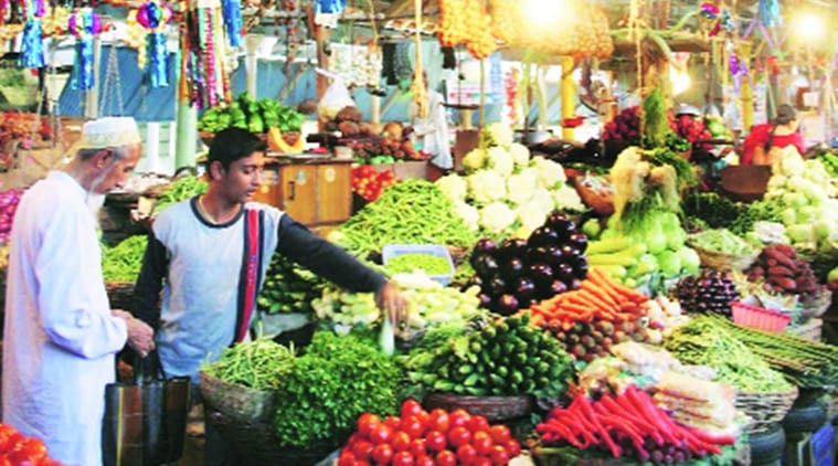 Vegetables, pune, Mumbai, vegetable hub and spoke, Talegaon, entrepreneurship-driven retail experiments in selling vegetables, Maharashtra State Agricultural Marketing Board, Refrigerated vans, Farmer Producers Companies, The National Dairy Development Board, Maharashtra news, Latest news, India News