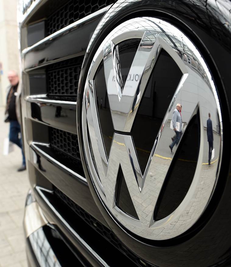 Volkswagen, Volkswagen emissions, volkswagen emission cheating, emission cheating scandal, volkswagen shareholders, volkswagen chairman, mathias mueller, mathias, muller, volkswagen chairman mueller, world business news, Hannover, world market news