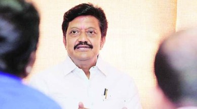 devnedra fadnavis, anil shirole, aai, new airport site, airport authority of india, pune mp anil shirole, indian express news, pune, pune news