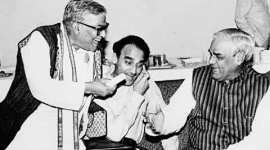 Arun Shourie, indian economy, 25 years india, 25 years of indian economy, opening of indian economy, 1991 economic reforms, 1991 economic crisis, manmohan singh indian economy, pv narasimha rao, rbi, indian rupee, indian rupee against dollar, indian currency rate, indian currency, rupee rate, rbi, indian rupee value, india economic crisis, global credit rating, rupee value, foreign currency, rupee devaluation, business news, currency market, business market, stock exchange, latest news