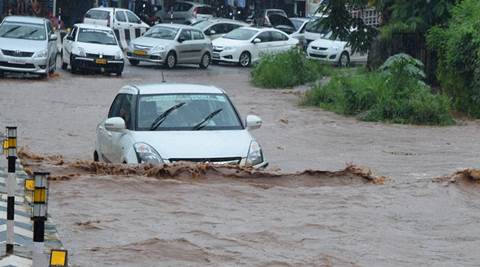 Heavy rains lash south Gujarat causing flash floods; 5 dead | India ...