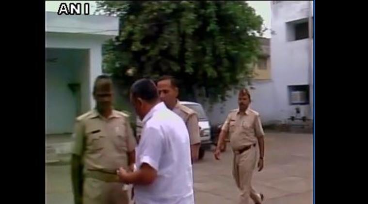 ghaziabad, ghaziabad cops, ghaziabad cops bribe, cops bribe, cops bribery, BSP, Narendra Kashyap, india news